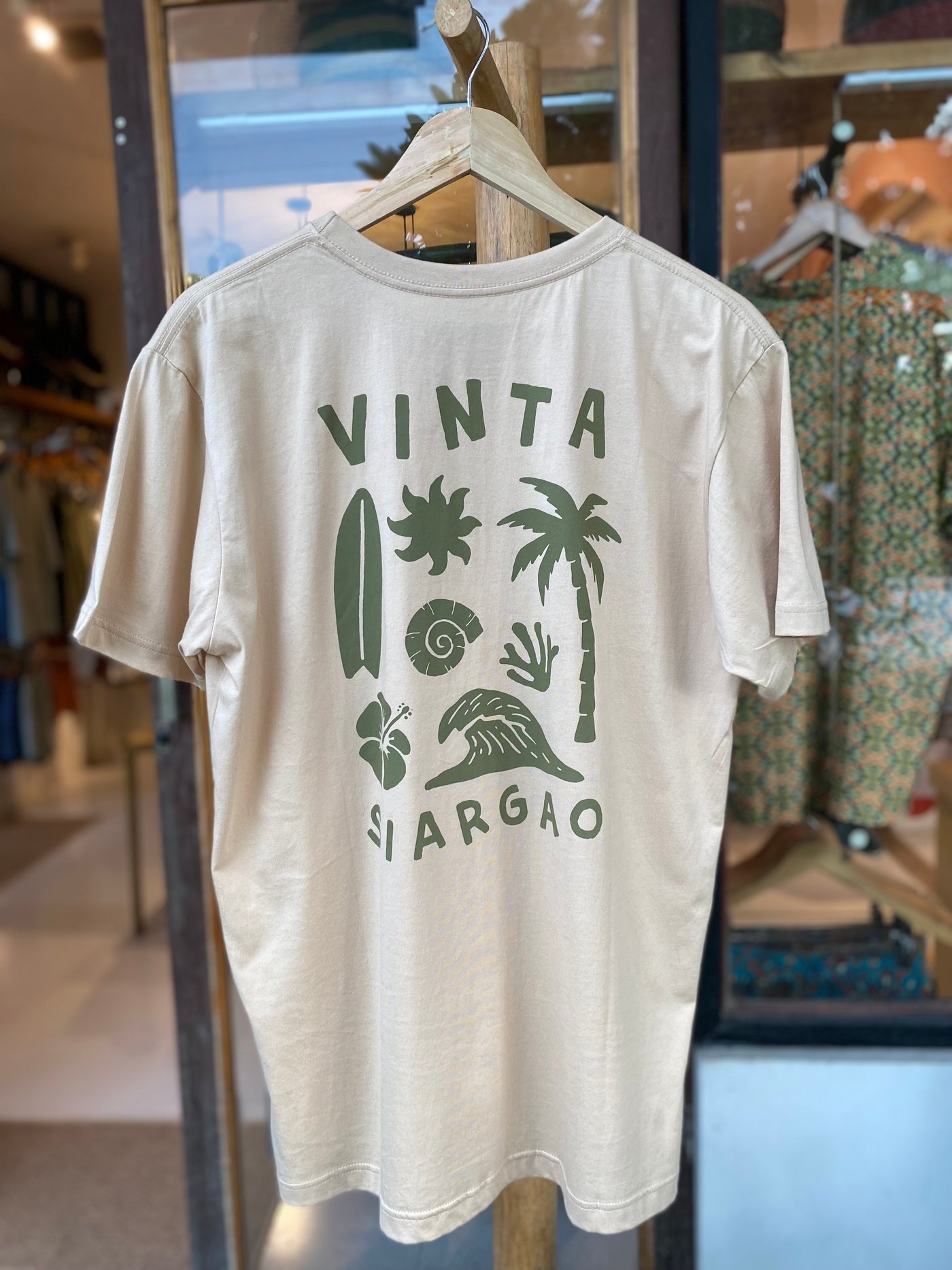 Vinta Men's T-Shirt - Siargao Essentials Crème Brulee