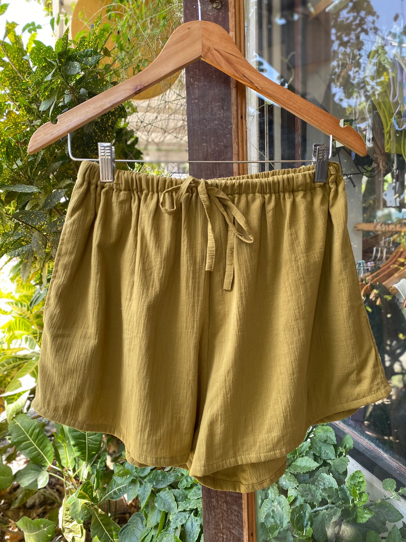 Neo Short - Gold Olive