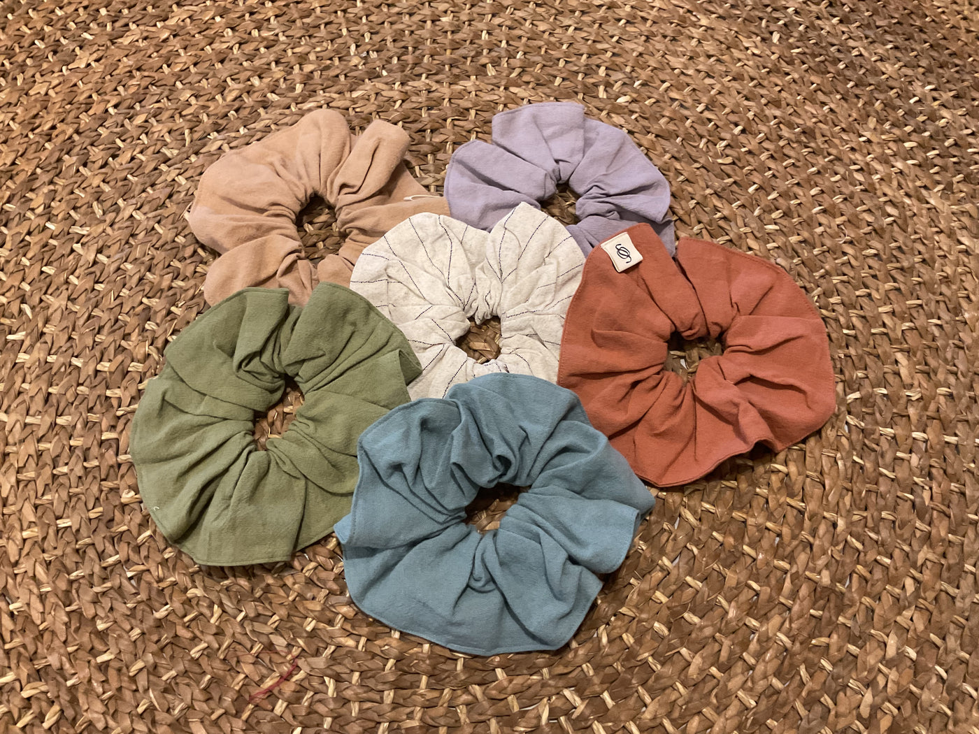 Sable Jumbo Linen-Cotton Scrunchie