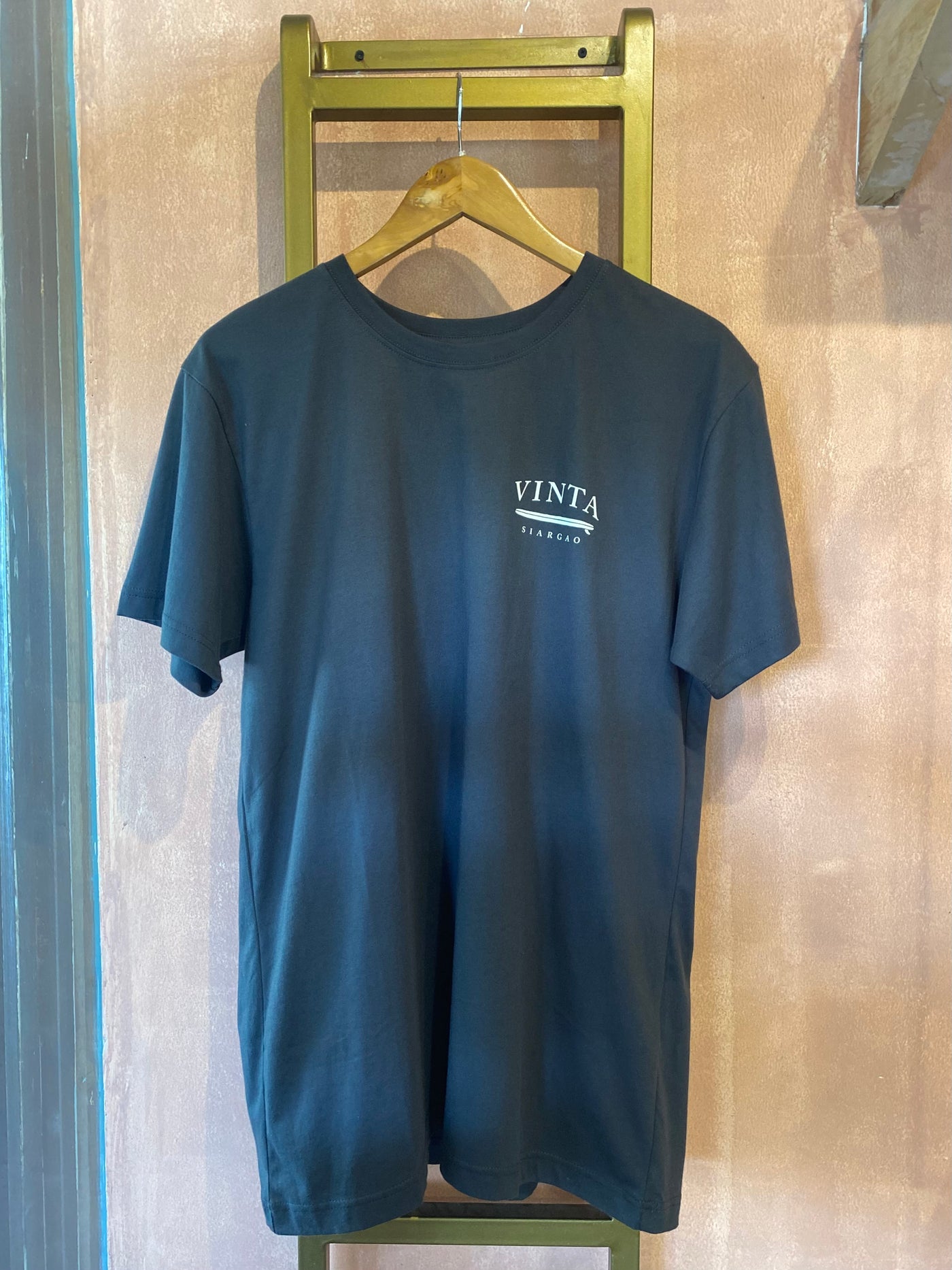 Vinta Men's T-Shirt - 3 Surfer Girls Black