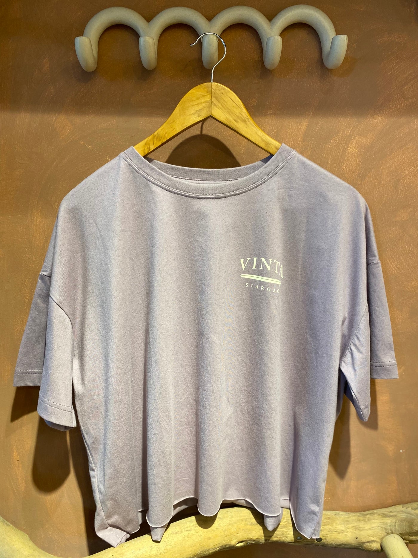 Vinta Women's T-Shirt - 3 Surfer Girls Lilac