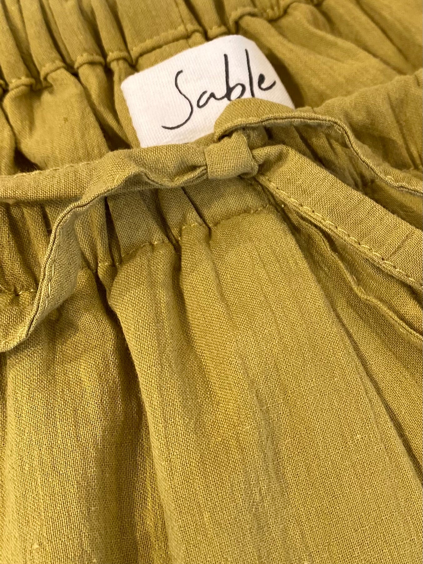 Neo Short - Gold Olive