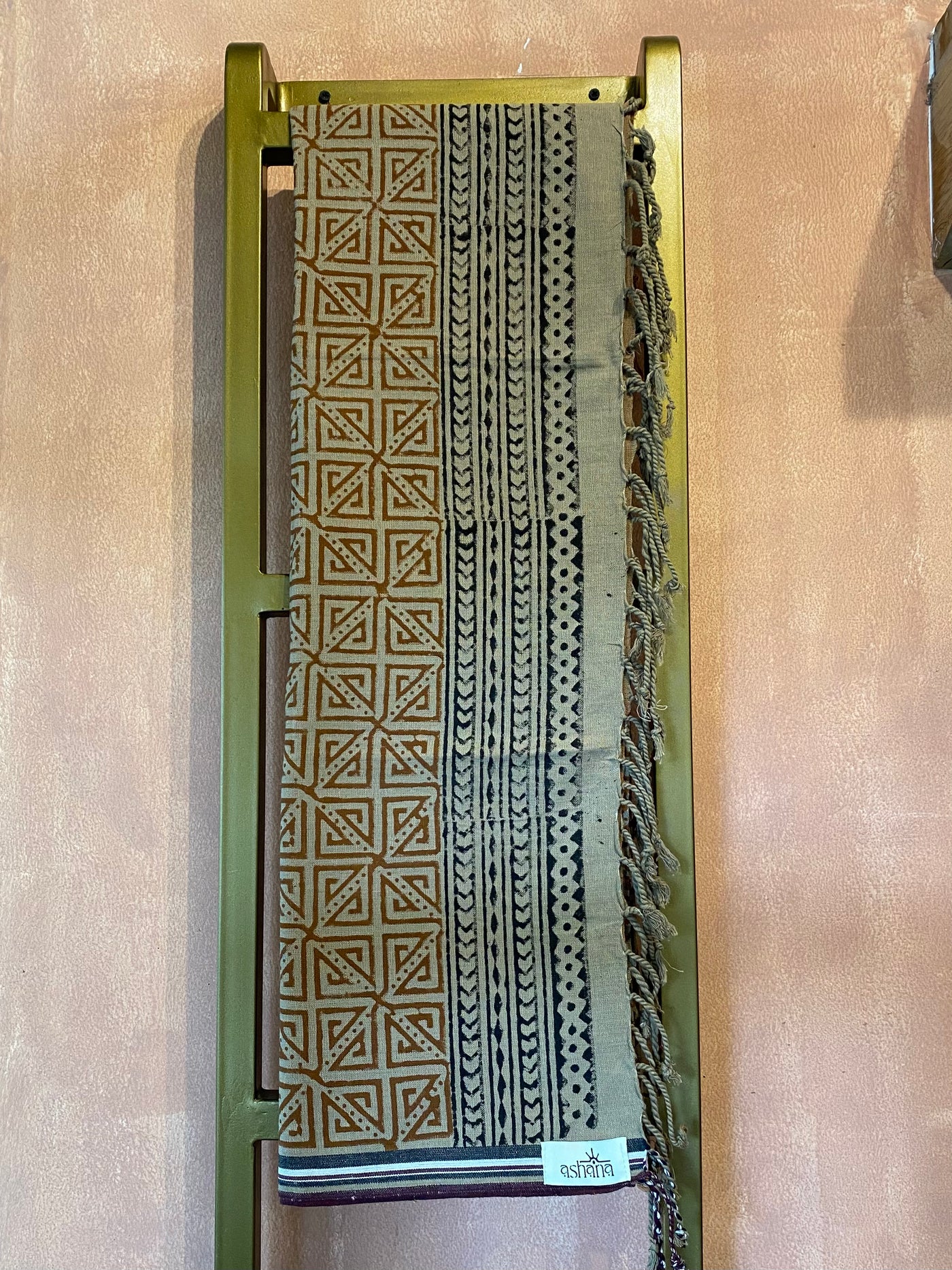 Khadi Pareo - (AKP 191)