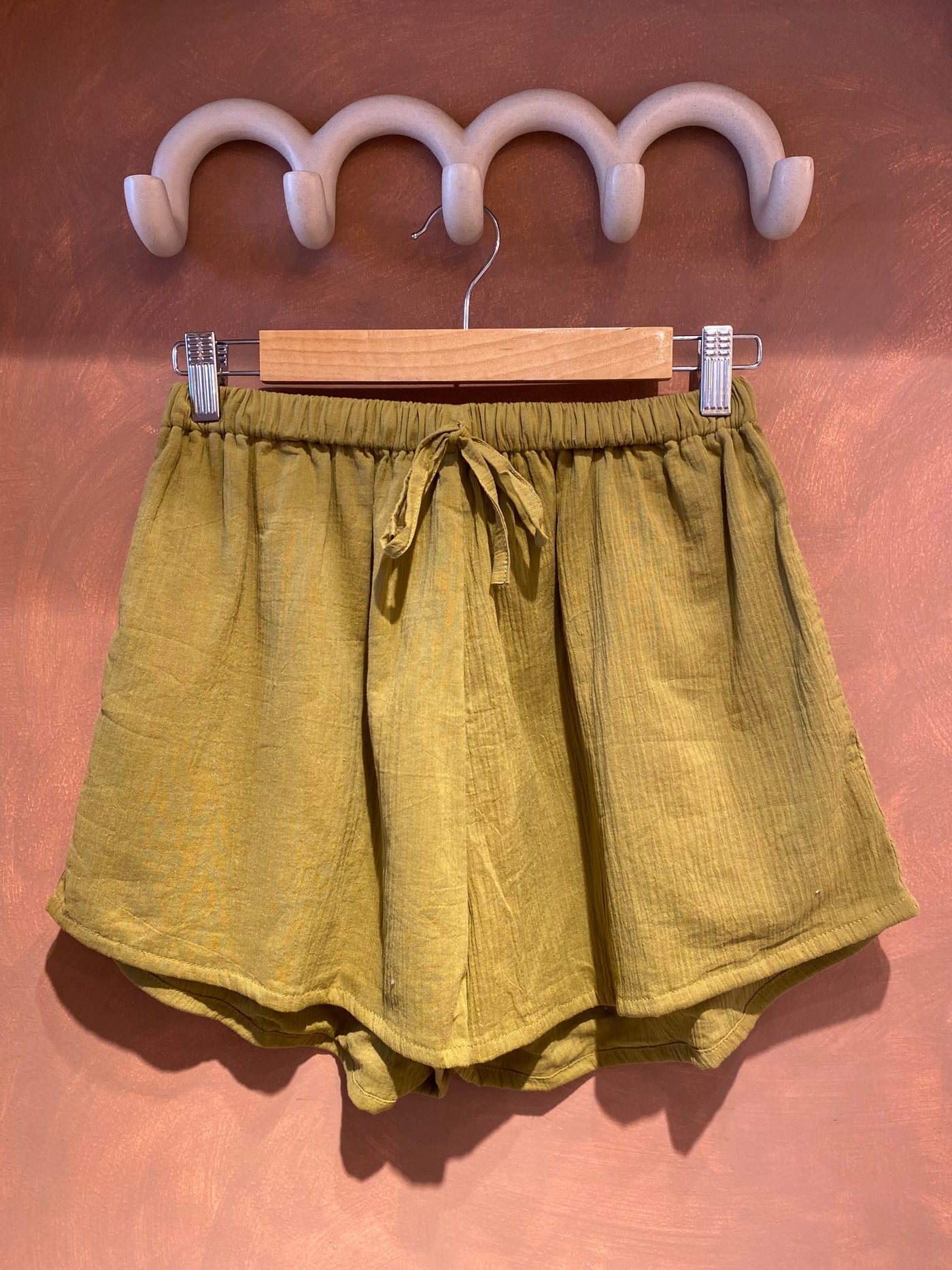 Neo Short - Gold Olive