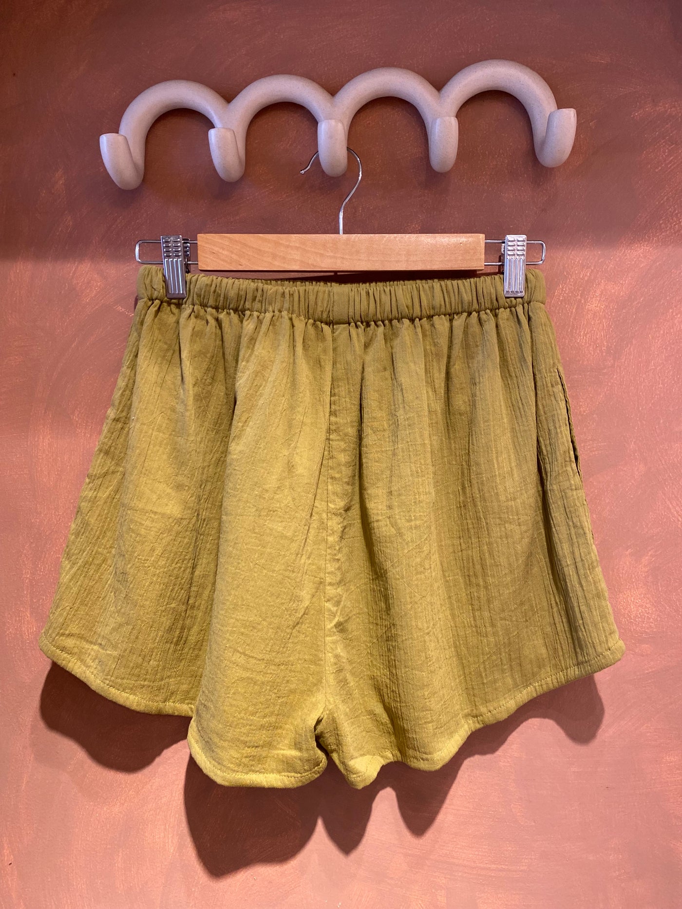Neo Short - Gold Olive