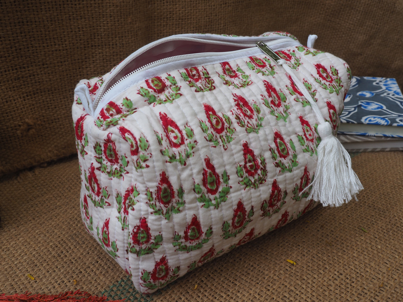 Indi Pouch Medium - White, Red & Green Flowers IPM04